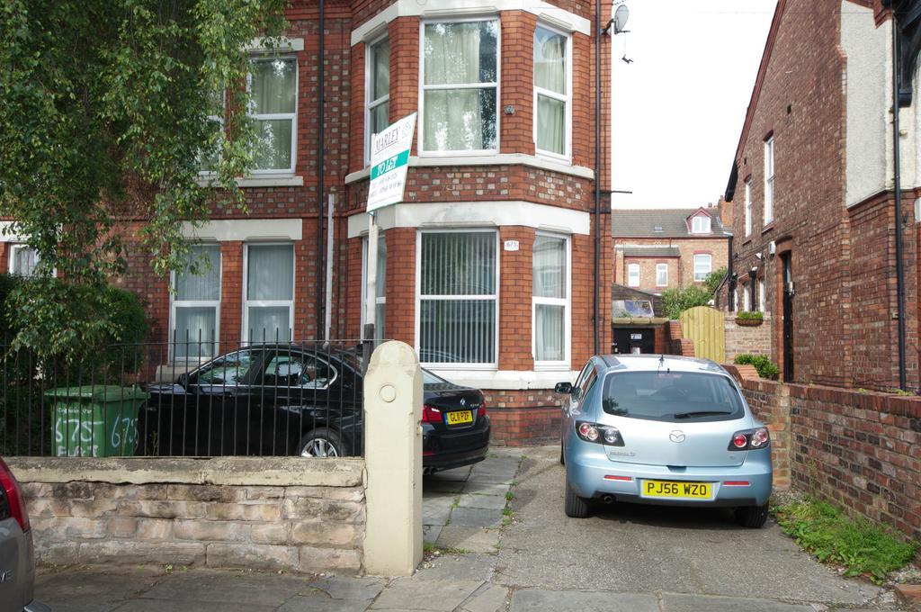 Marley Mansion Apartments - Borough بيركينهيد الغرفة الصورة